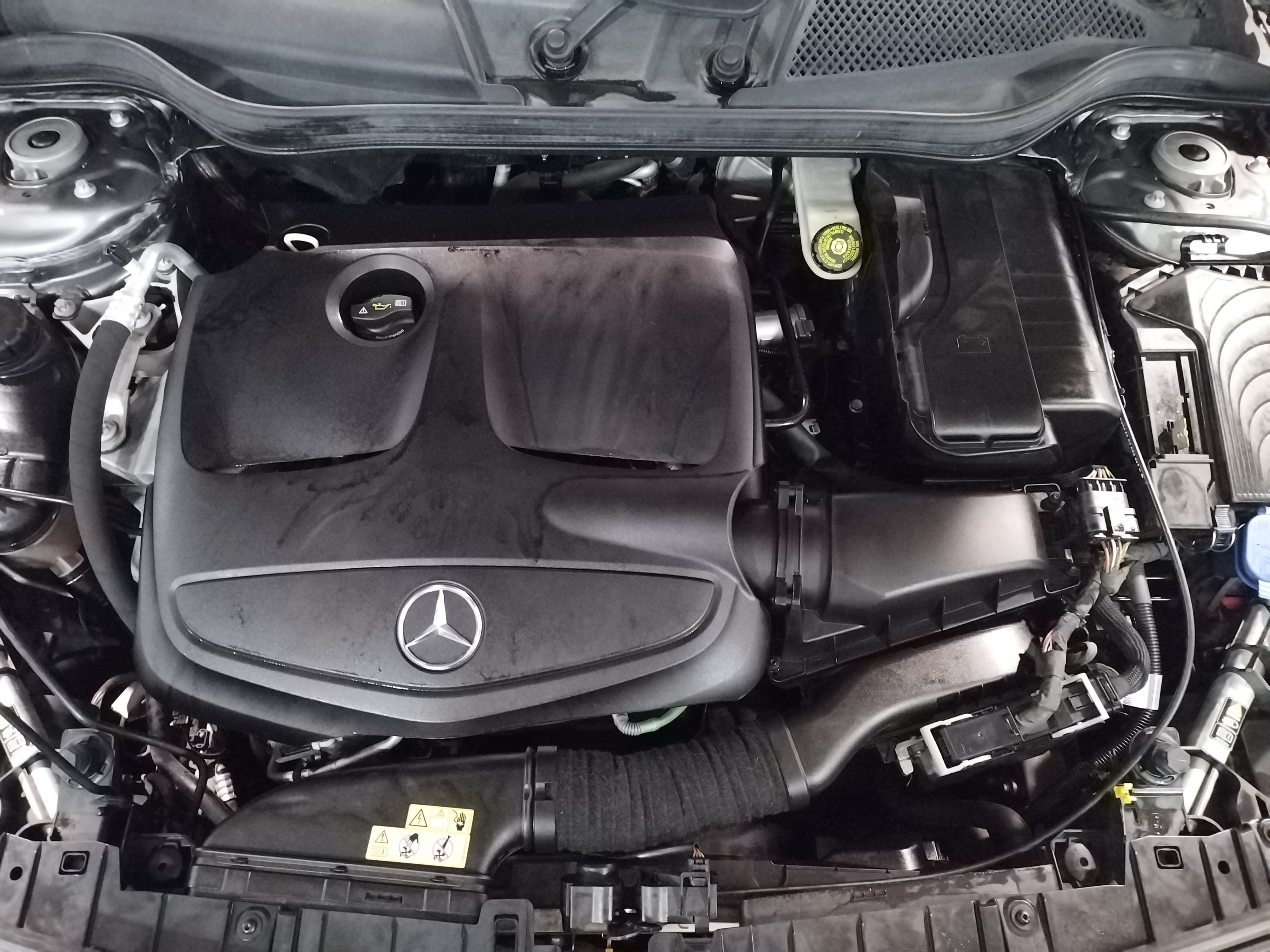 2017 Mercedes-Benz Clase GLA VUD 5 pts. GLA180 CGI, 1.6T, 156 HP, TA